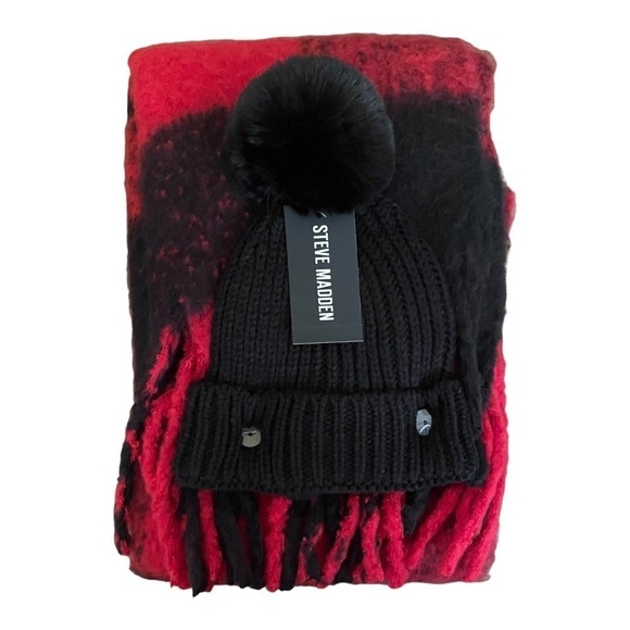 Steve Madden Red Plaid Buffalo Check Cozy Scarf & Pom Pom Hat Gift Set NWT - Picture 1 of 9